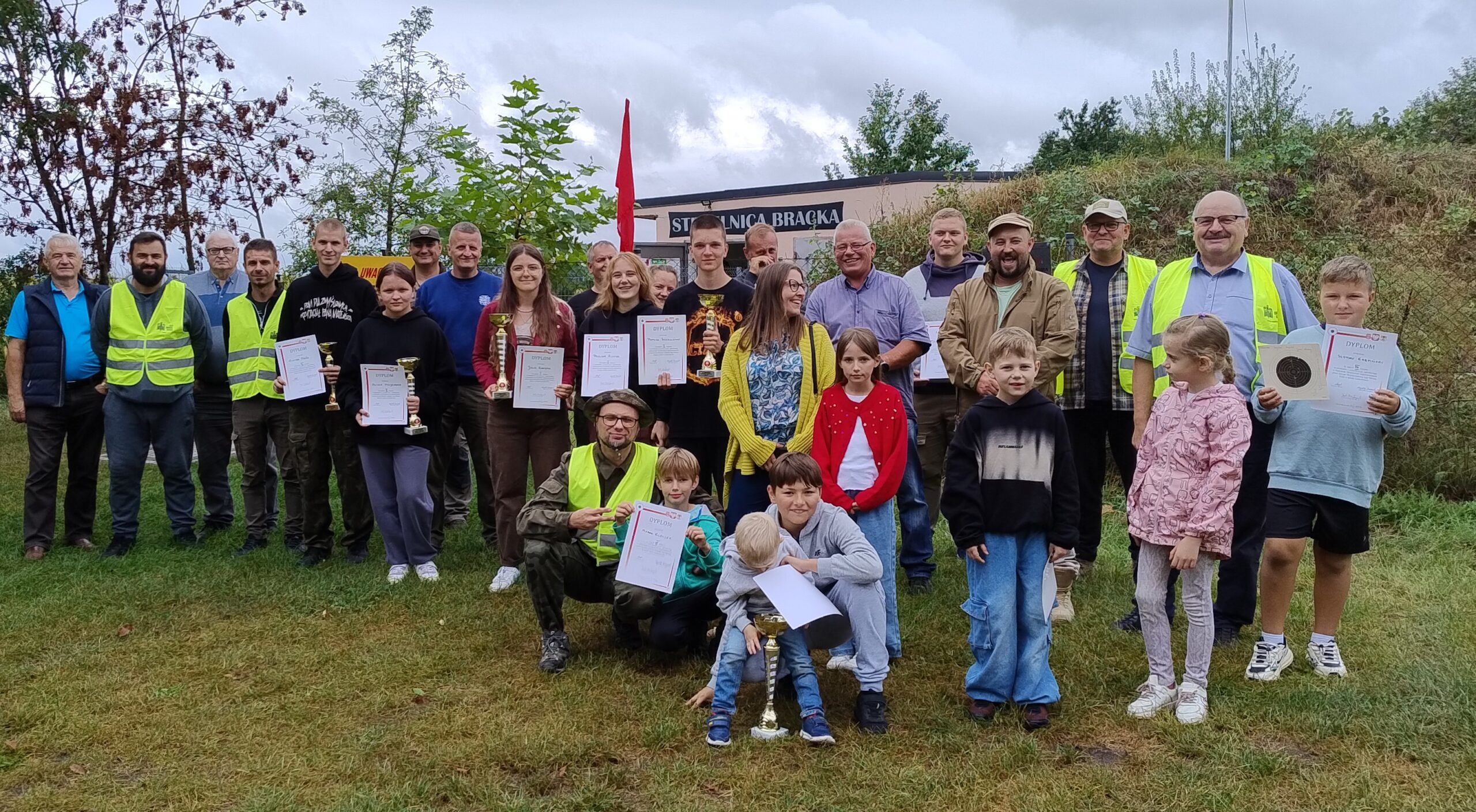 ZAWODY STRZELECKIE LOK